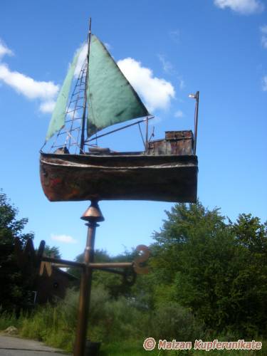 Schiff mit Patinasegel